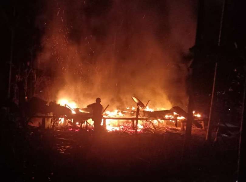 Satu Rumah Ludes Terbakar Di Desa Sungai Ara
