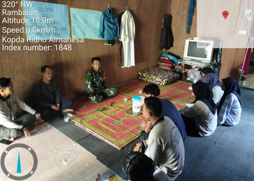 Dengan Komsos, Babinsa Koramil 05/GAS Kopda Ridho Almahesa Jalin Kedekatan Dengan Masyarakat
