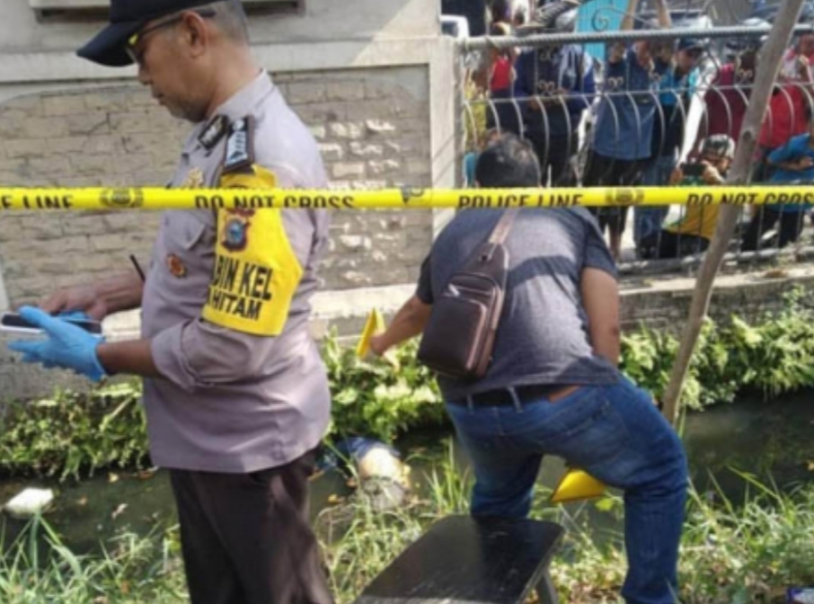 Mayat Laki-laki Tanpa Identitas Ditemukan Warga Jalan Riau Ujung Pekanbaru di Dalam Parit