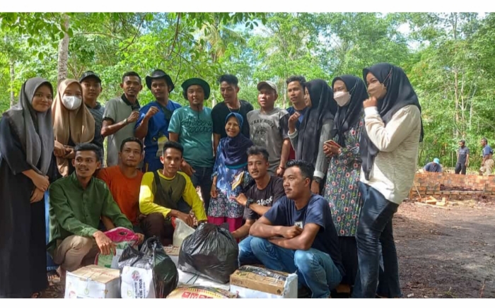 IPPK Muntai Salurkan Donasi Mak Cik Nor Warga Muntai Korban Kebakaran Rumah