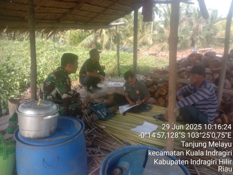 Babinsa Koramil 04/Kuindra Himbau Masyarakat Agar Berhati-hati dalam Melaksanakan Aktivitas