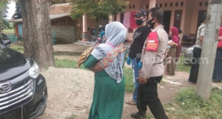 Masih Ada Bercak Darah, Pria Misterius Titipkan Bayi ke Nenek Isa