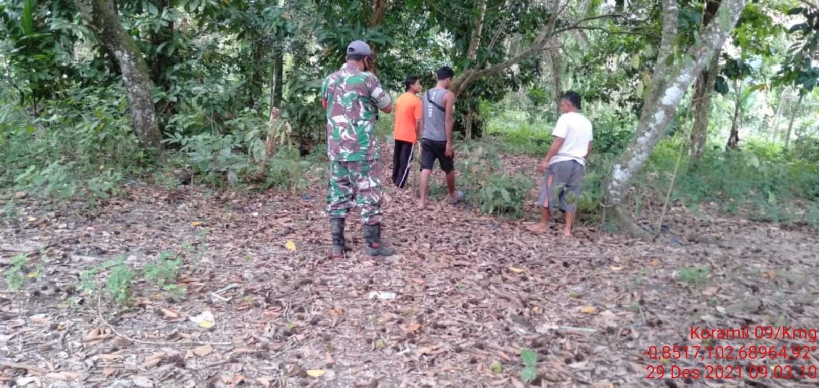 Babinsa Desa Sekayan Cegah Karhutla