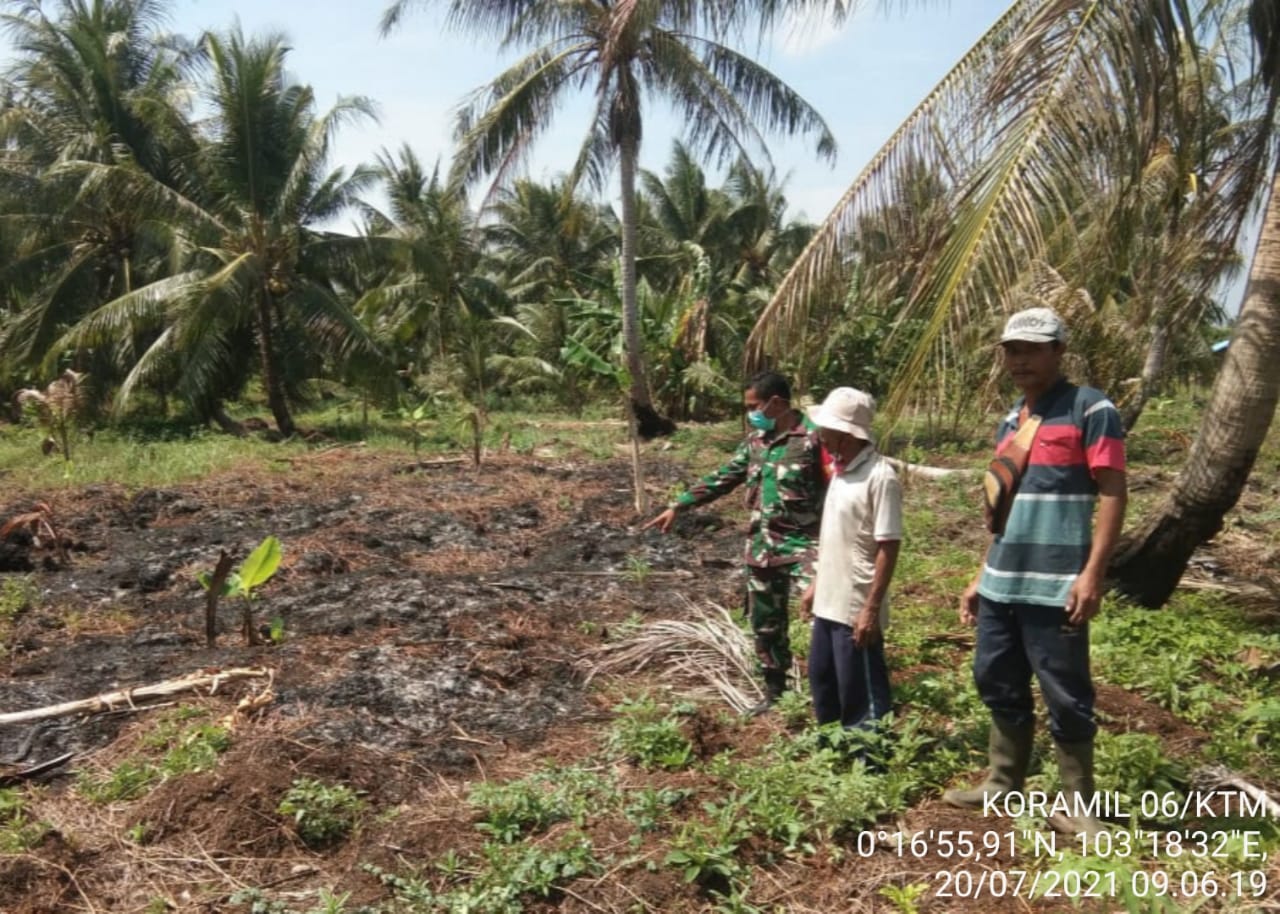 Lebaran Pertama, Babinsa Koramil 06/Kateman Tetap Jalankan Kewajiban Patroli Karhutla