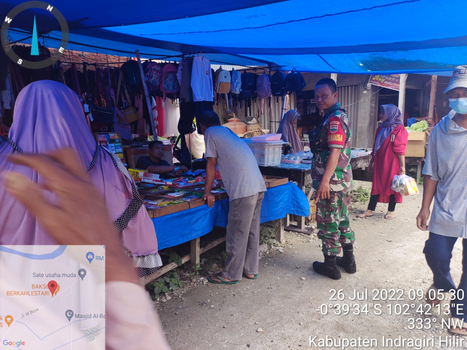 Penegakan Prokes Oleh Babinsa Koramil 09/Kemuning di Desa Sencalang