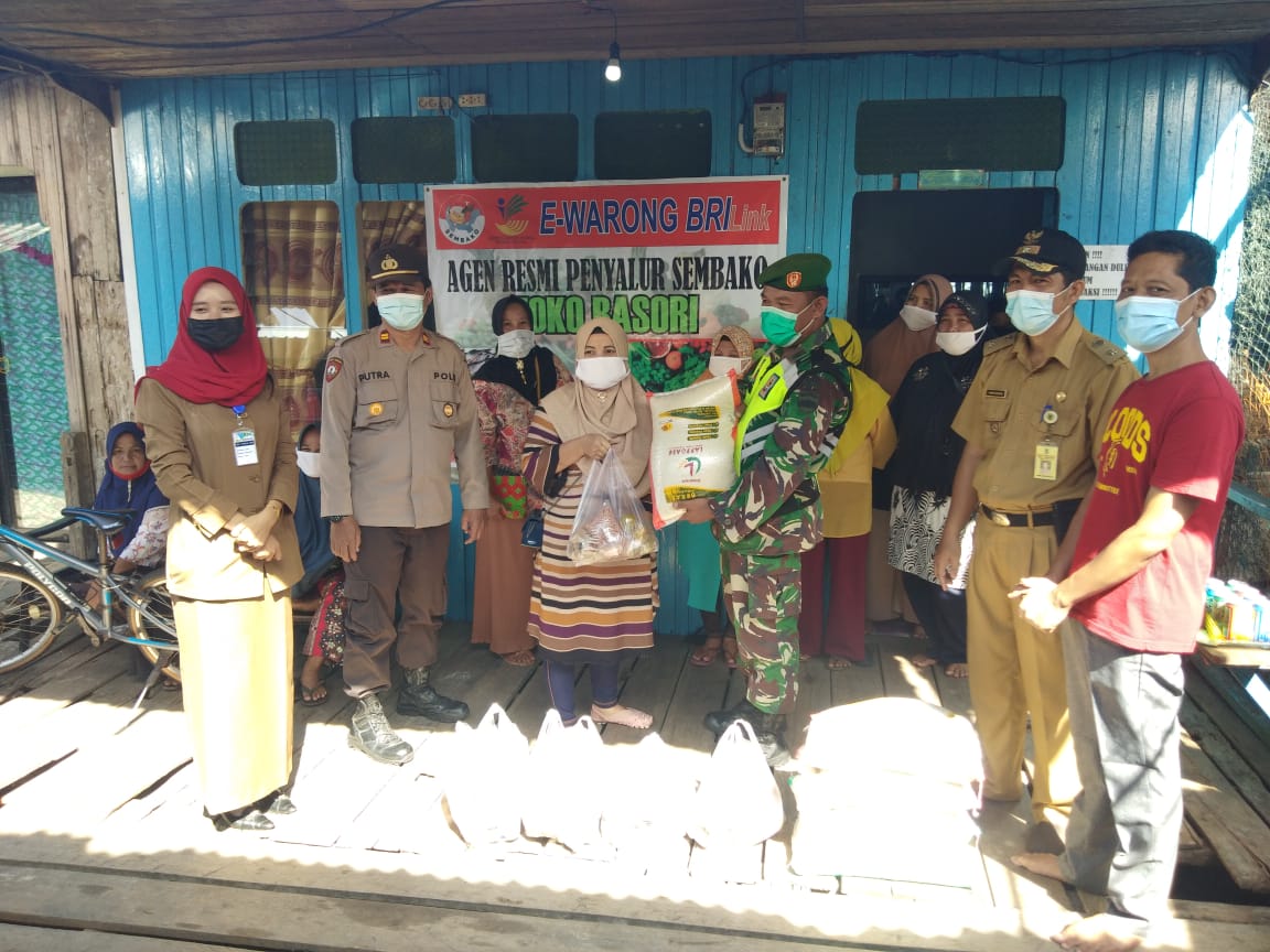 Koramil 04/Kuindra Kembali Dampingi Penyaluran BSP Untuk 2 Desa