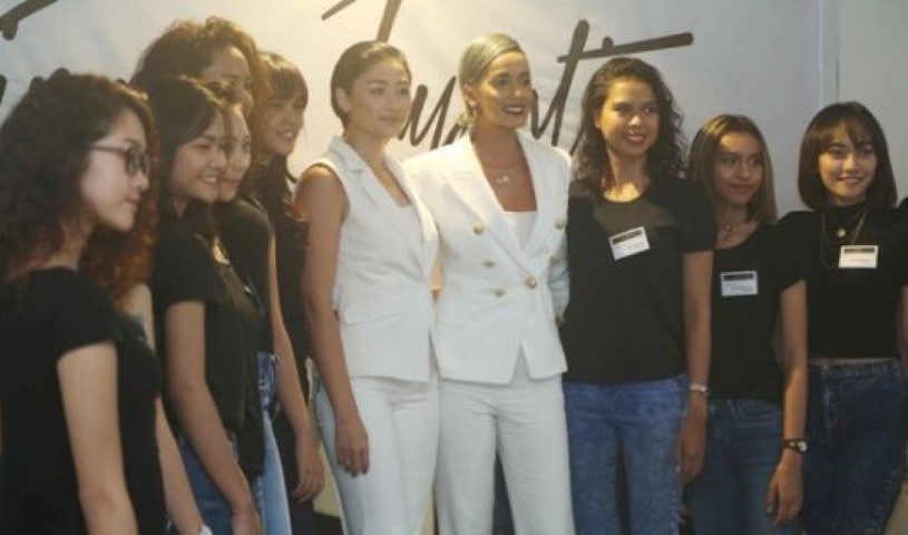 Bangga Dibandingkan dengan Naomi Cambell yang Honornya Miliaran Rupiah