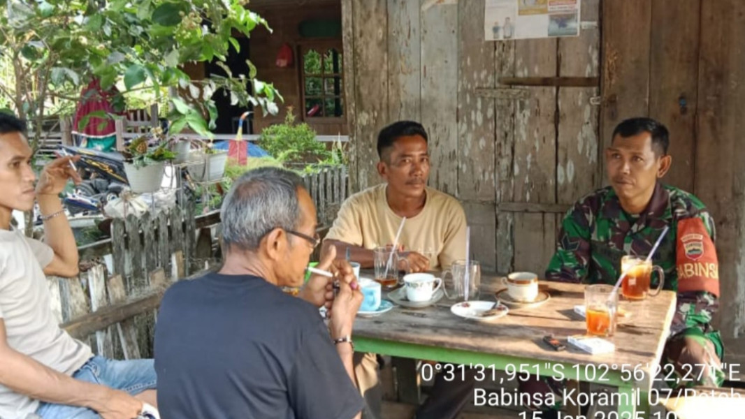 Membangun Silaturahmi: Serka Yadiyanto Rutin Gelar Komsos di Sugai Batang