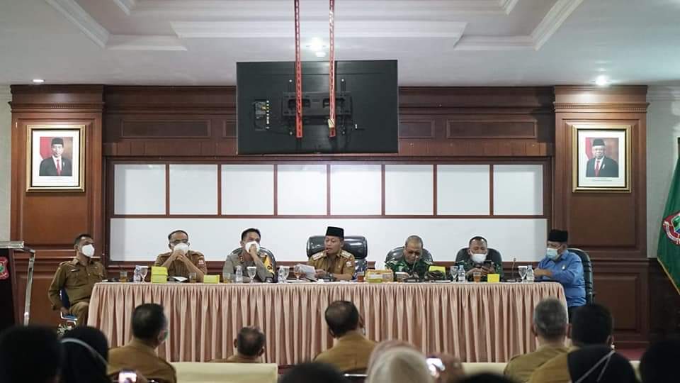 Plt Wali Kota Tanjungbalai Pimpin Rakor dan Evaluasi PPKM Sesuai Inmendagri No 32 Tahun 202 Plt Wali Kota Tanjungbalai Pimpin Rakor dan Evaluasi PPKM Sesuai Inmendagri No 32 Tahun 202
