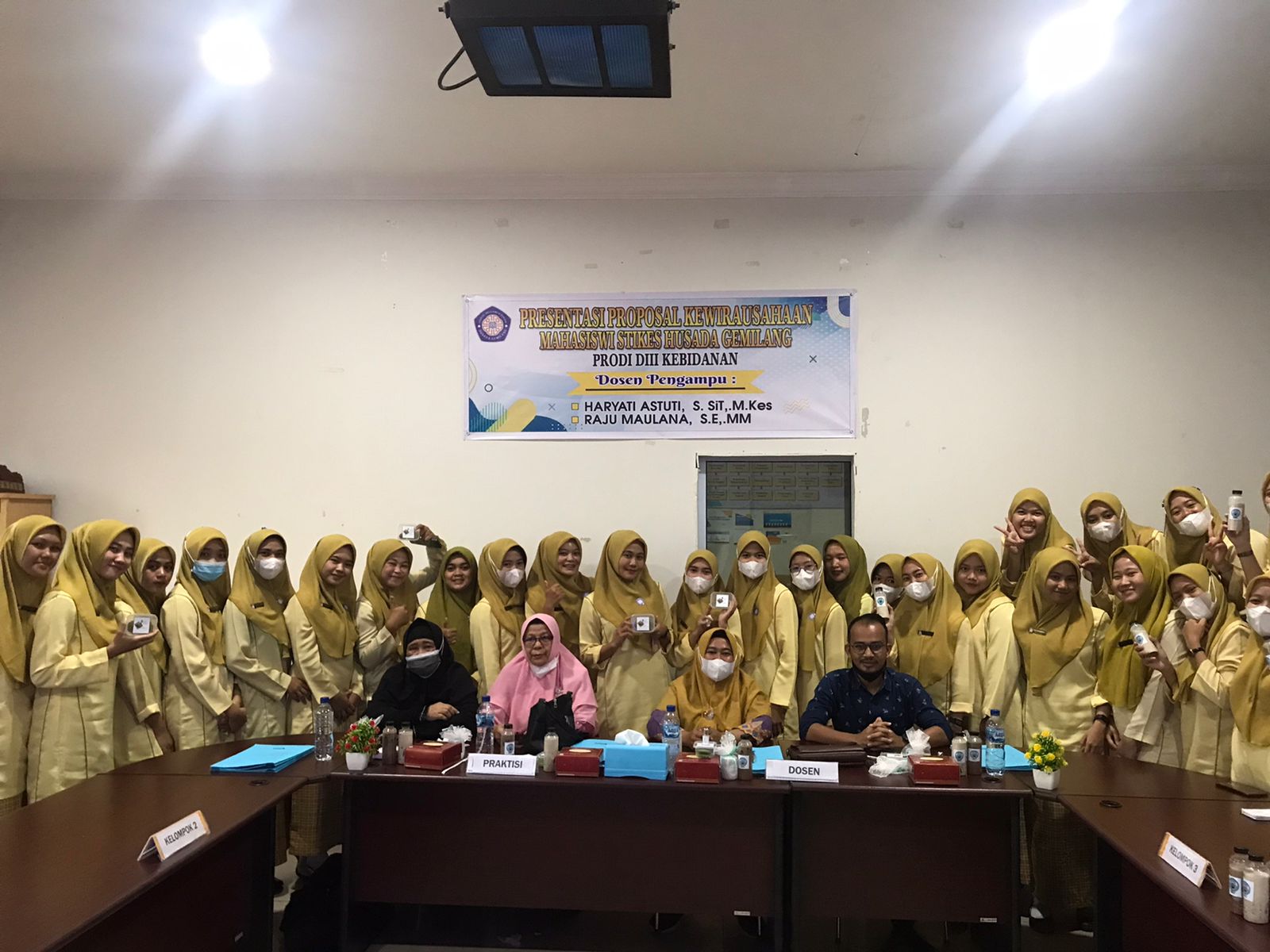 STIKes Husada Gemilang Gelar Presentasi Kewirausahaan Prodi D III Kebidanan  