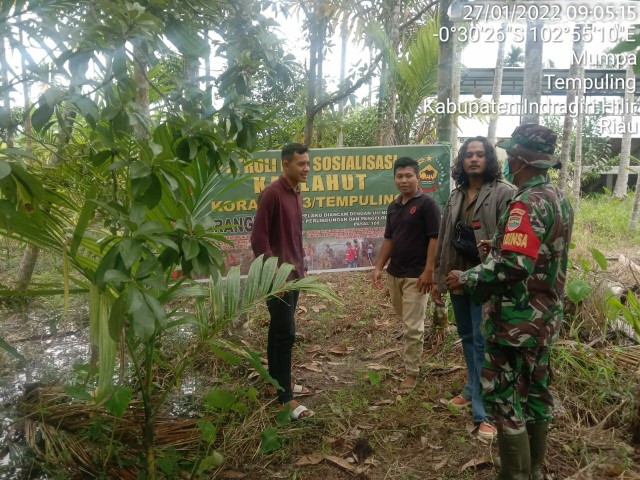 Cegah Kebakaran Hutan, Babinsa Koramil 03/Tempuling Secara Intens Lakukan Patroli Karhutla