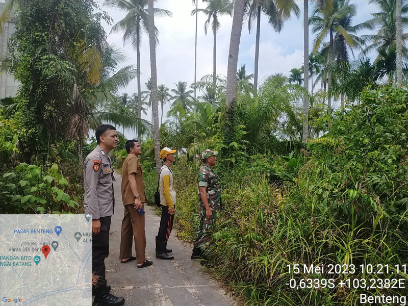 Babinsa Koramil 07/Reteh Patroli dan Sosialisasi Rutin di Wilayah