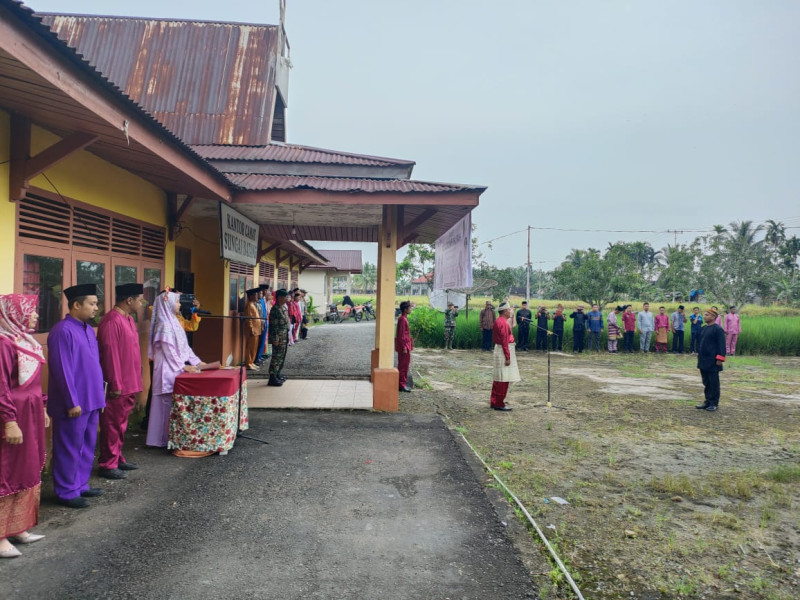 Babinsa Pelda Nofiandi Ikuti Upacara Peringatan Hari Pancasila Bersama Tokoh Masyarakat dan Perangkat Desa