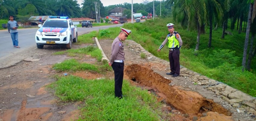 Rawan Laka, Unit Lantas Polsek Bagan Sinembah Tinjau Jalan Lintas Km 9