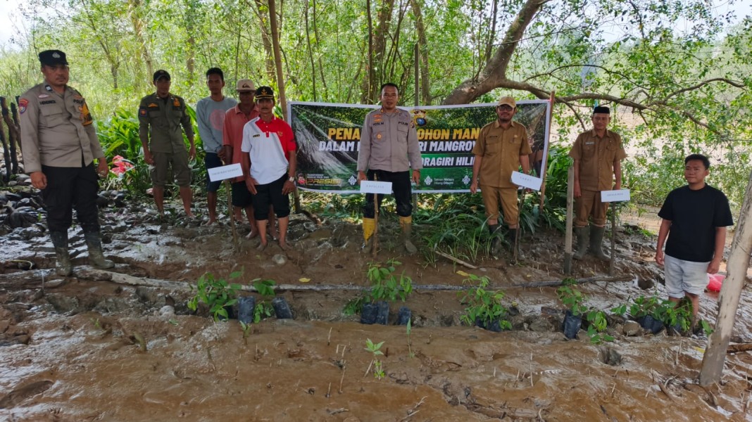 Peringati Hari Mangrove Sedunia, Polsek Keritang Bersama Forkopimcam Tanam Mangrove di Kotabaru Reteh