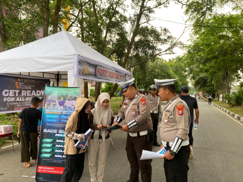 Sosialisasi Riau Bhayangkara Run 2025 dan Pemeriksaan Kesehatan Warnai Car Free Day di Inhil