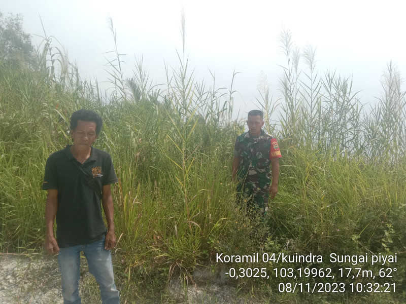 Bersama Masyarakat, Babinsa Koramil 04/Kuindra Turun Untuk Patroli Karlahut