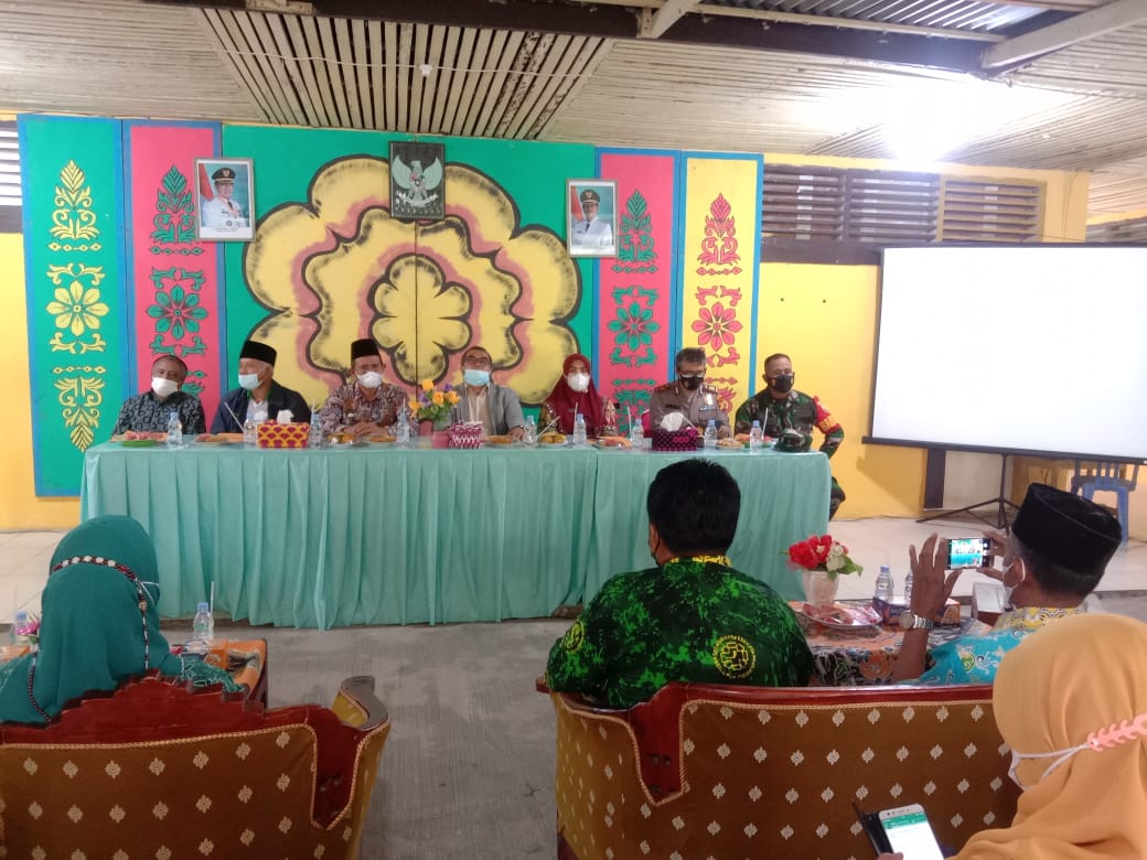 Babinsa 03/Tempuling Hadiri Undangan Dalam Rangka Penilaian Evaluasi Kinerja Kecamatan 