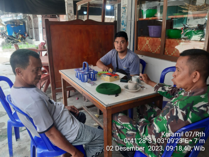 Agar Terjalinnya Silaturahmi, Koramil 07/Reteh Turun Ke Wilayah Untuk Laksanakan Komunikasi Sosial