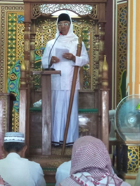 Jadi Khotib Sholat Jum'at di Kecamatan Kempas, ini Yang Disampaikan HM Wardan 