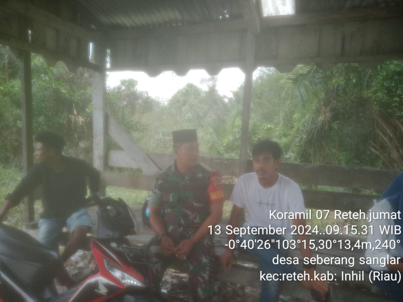 Koramil 07/Reteh Rutin Laksanakan Komsos Guna Tingkatkan Silaturahmi Dengan Warga