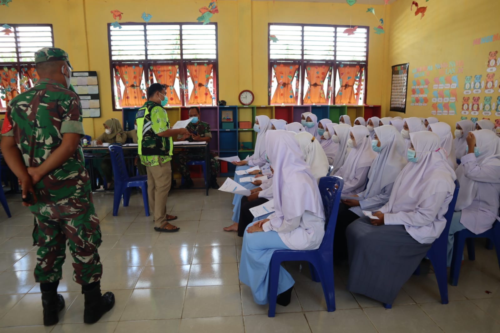 Serbuan Vaksinasi TNI Kodam I/BB Dosis 2 Dilakukan di Pondok Pesantren Anwar Ulum