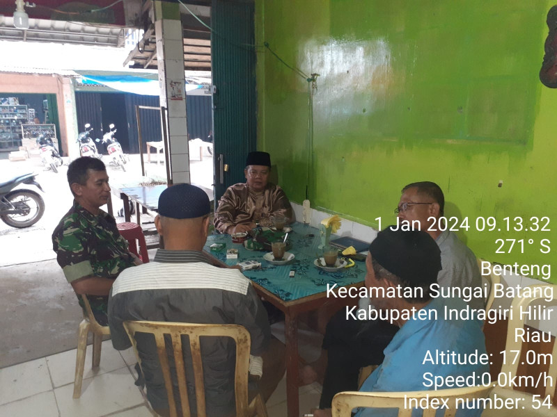 Melalui Komsos, Koramil 07/Reteh Rutin Jalin Hubungan Baik Antar Sesama Di Wilayah Binaan