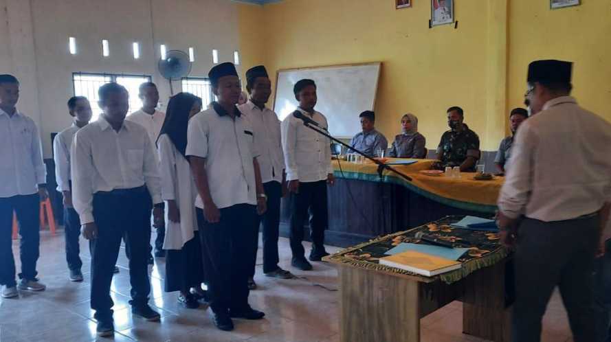 Babinsa 03/Tempuling Hadiri Pelantikan Pantarlih Desa Bayas Jaya