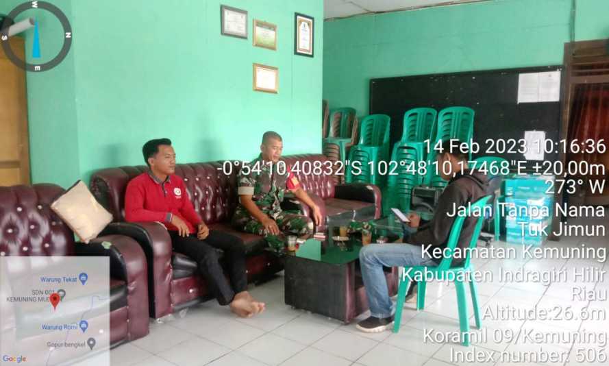 Babinsa Koramil 09/Kemuning Tegakkan Komsos Kepada Masyarakat Binaan