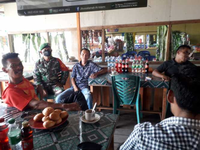 Sertu Eri Hamdani Lakukan Komsos Untuk Mengingatkan Agar Selalu Berhati-hati