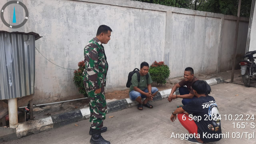 Jelang Pilkada, Babinsa Koramil 03/Tpl Serma Damrianto Himbau Warga Desa Bayas Jaya Jaga Keamanan