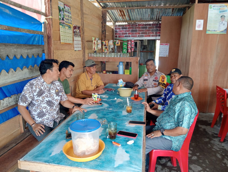 Bhabinkamtibmas Polsek Kempas, Gercar Sampaikan Pesan Kamtibmas Pasca Pemilu Damai 2024