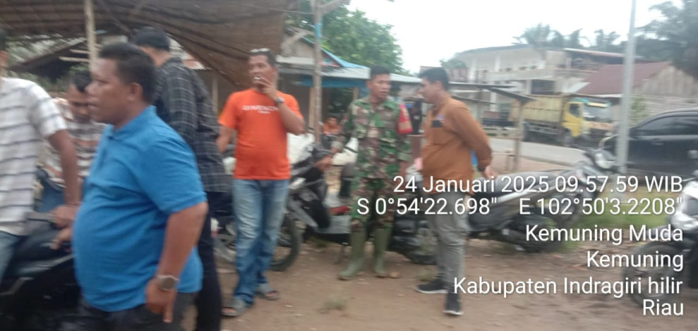 Babinsa Koramil 09/Kemuning Gelar Komsos: Meningkatkan Rasa Kekeluargaan dan Hubungan yang Baik dengan Masyarakat