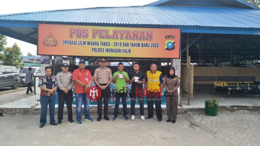 Petugas Posyan Polres Inhil Gelar Pemeriksaan Urine Nahkoda Transportasi Laut 