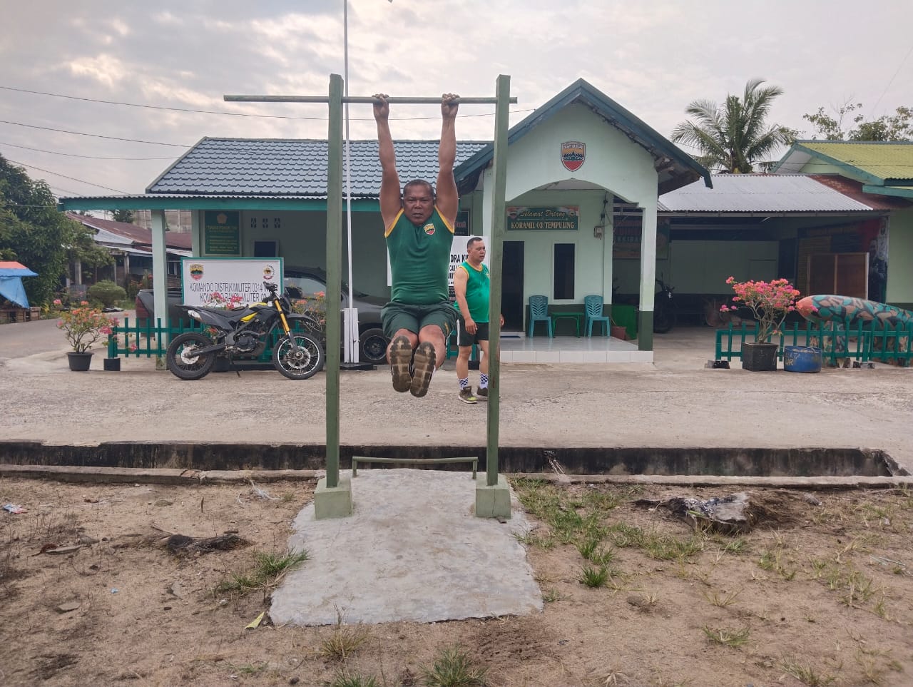 Koramil 03/Tempuling Jaga Kebugaran Tubuh Dengan Senam Sparko