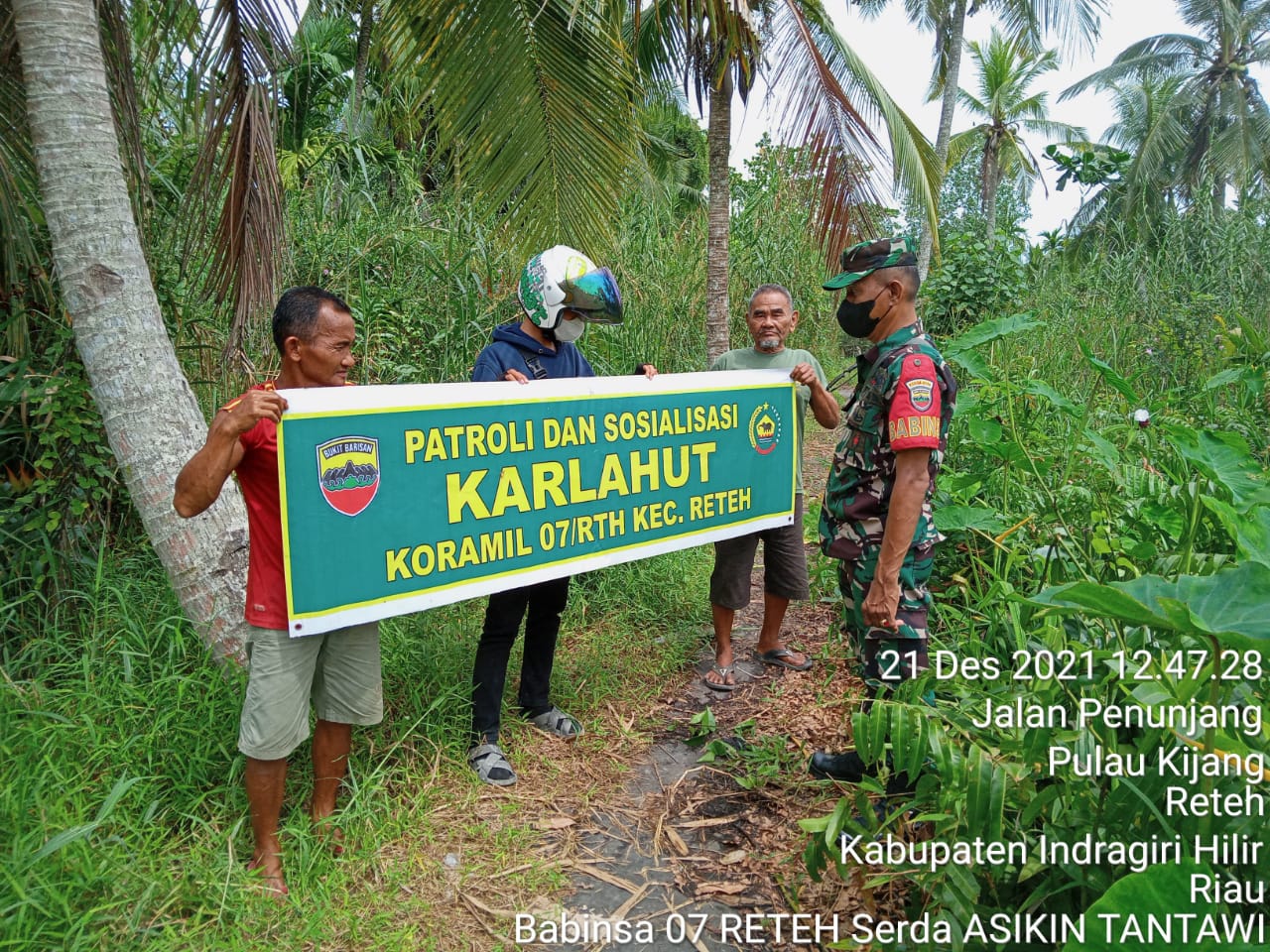 Babinsa Serda Asikin Secara Rutin Lakukan Patroli Karhutla
