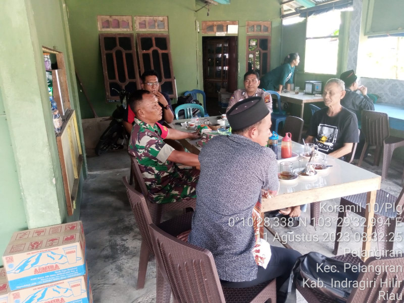 Ciptakan Hubungan Baik dan Kerjasama, Koramil 10/Pelangiran Laksanakan Komsos Guna Membahas Pilkades