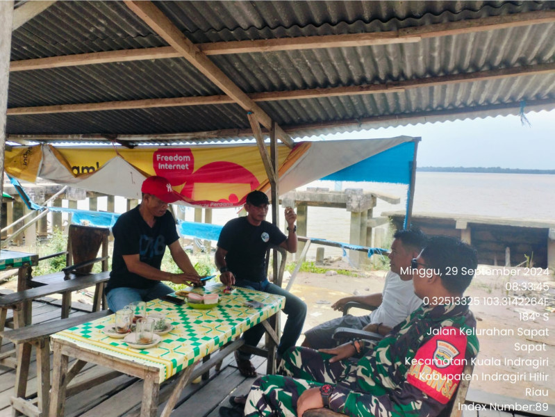 Wujudkan Kepedulian, Babinsa Koramil 04/Kuindra Jalin Silaturahmi dan Tegur Sapa