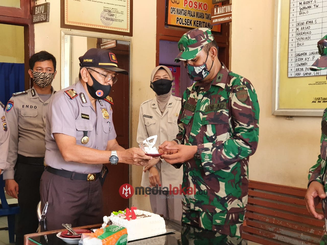 Secara Tiba-tiba, Polsek Keritang Didatangi Personil TNI Pada HUT Bhayangkara ke-74
