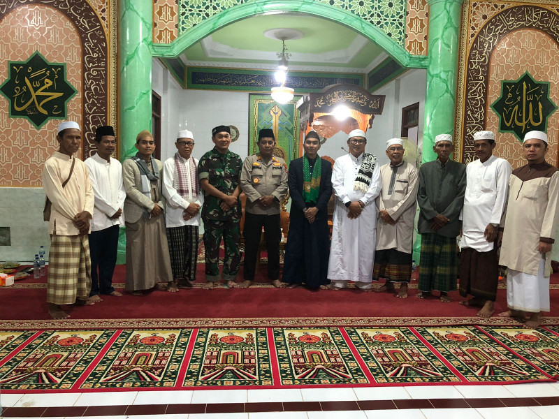Memperingati Isra Mi'raj Nabi Muhammad Bersama Danramil 04/Kdr di Mesjid Besar At-Taubah