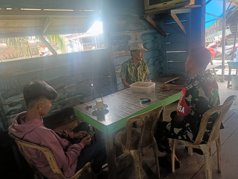 Kopi dan Silaturahmi: Pratu Arjun Dekatkan TNI-Masyarakat Reteh