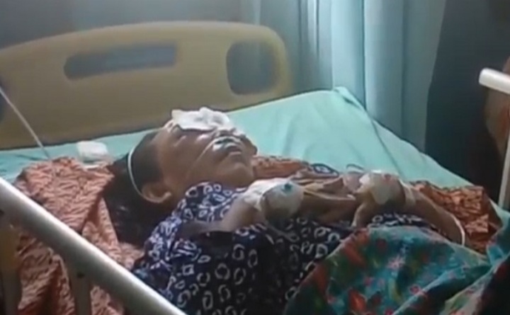 TRAGIS...! Dianiaya Perampok Pakai Kayu dan Batu, Wanita Paruh Baya Ini Terkapar di Teras Masjid