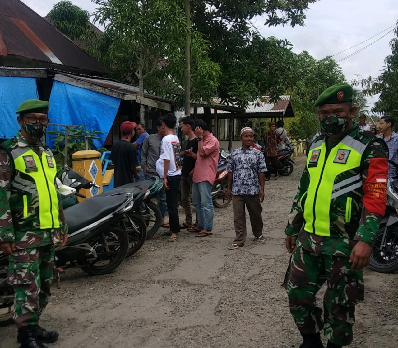 Koramil 04/Kuindra dan Satgas Aktif Tegakkan Protkes Terpadu di Sapat