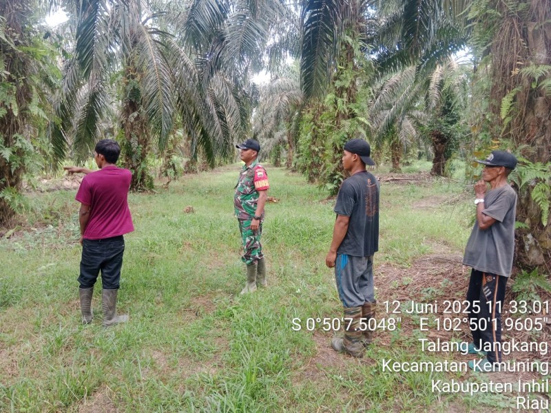 Babinsa Koramil 09/KMG Laksanakan Patroli Karhutla di Desa Talang Jangkang