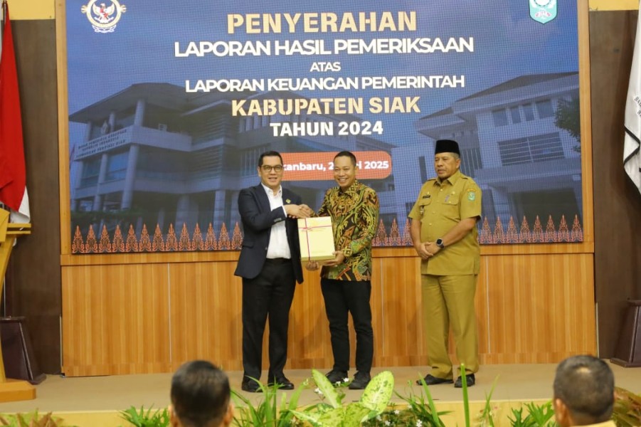 Ketua DPRD Siak Terima Hasil LKPD Kabupaten Siak Tahun 2024