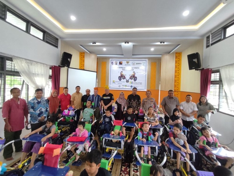 Sebanyak 40 Kursi Unit Roda Adaptif Gratis untuk Anak Disabilitas Riau dari Australia