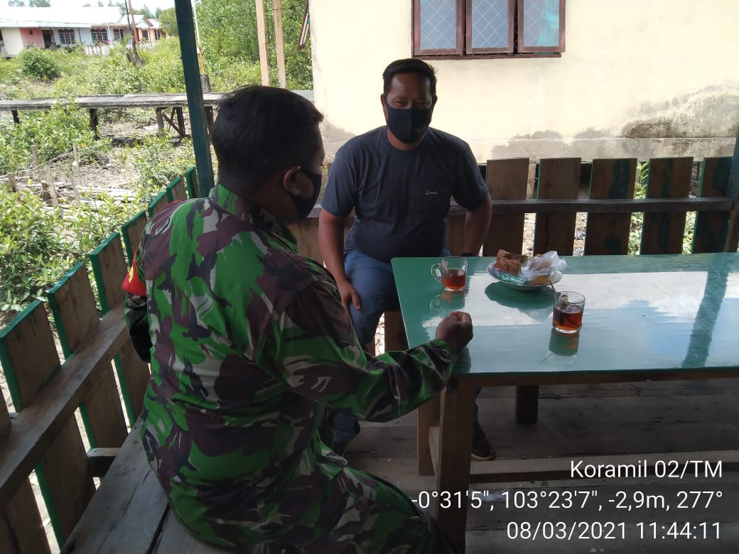 Tingkatkan Keharmonisan, Serda Elia Rahman Lakukan Komsos dengan Warga Binaan