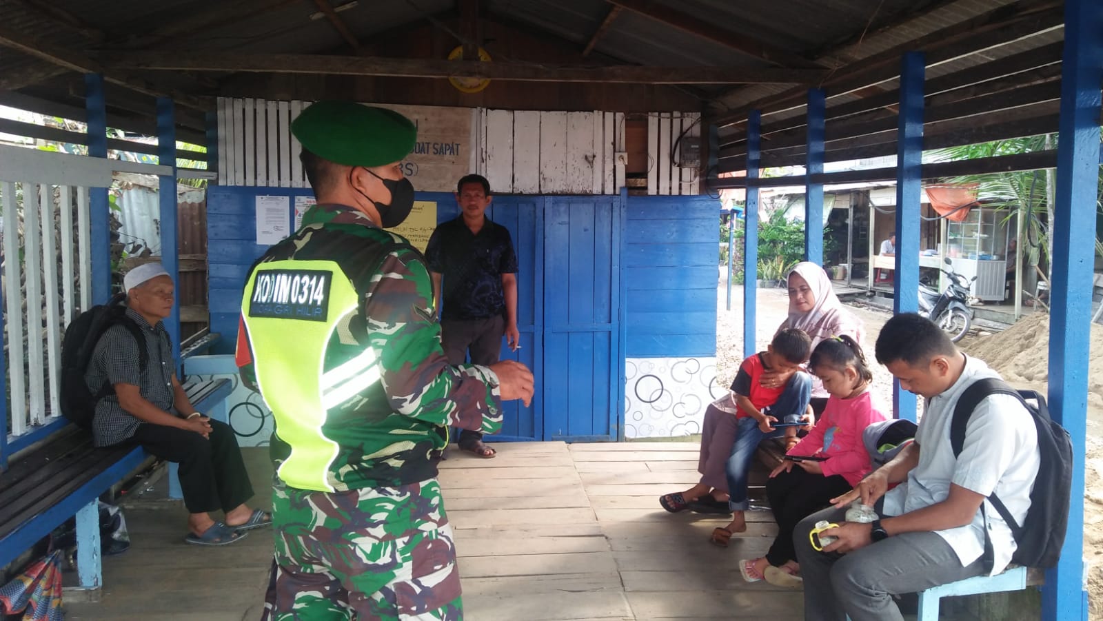 Serda Mas Yayat Lakukan Patroli Himbauan dan Penerapan Prokes