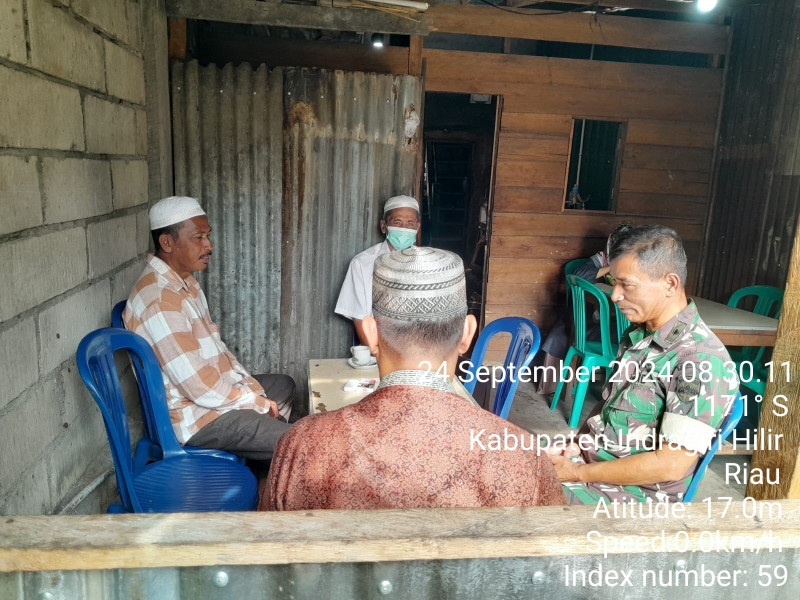 Babinsa Pelda Nofiandi Tingkatkan Silaturahmi dan Kebersamaan Melalui Komsos