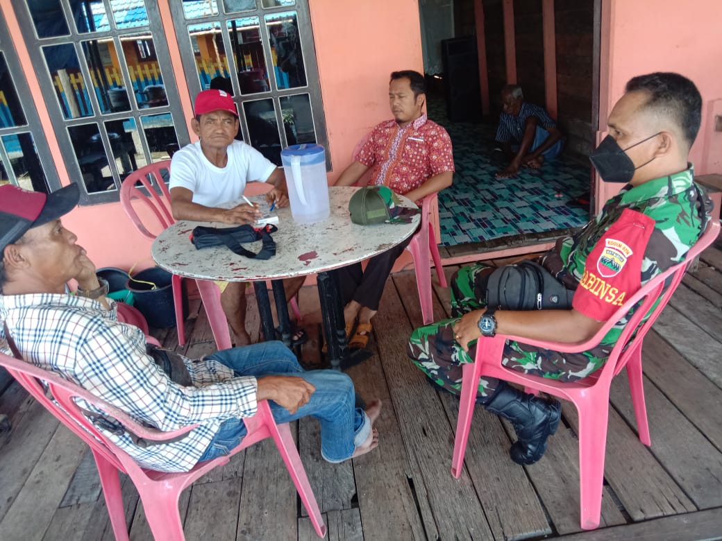 Upaya Jalin Silaturahmi, Babinsa Koramil 04/Kuindra Terus Aktifkan Komsos Di Wilayah